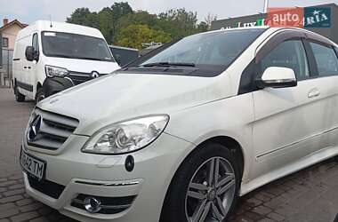 Хэтчбек Mercedes-Benz B-Class 2010 в 
