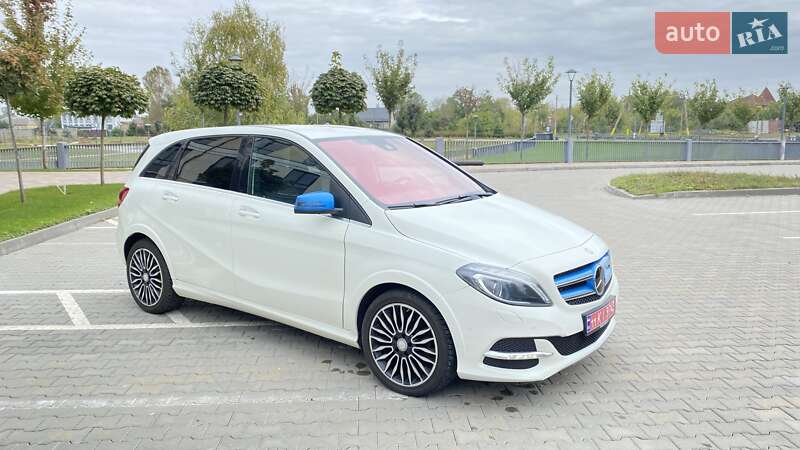 Хэтчбек Mercedes-Benz B-Class 2016 в Киеве