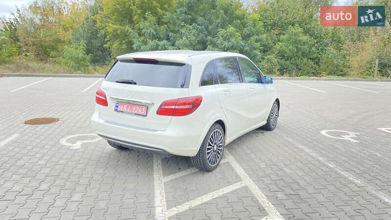 Хэтчбек Mercedes-Benz B-Class 2016 в Киеве