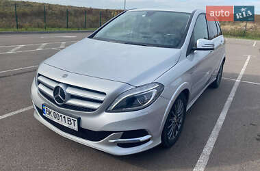 Хэтчбек Mercedes-Benz B-Class 2017 в 