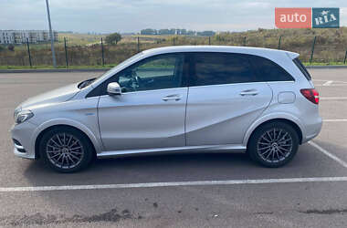 Хэтчбек Mercedes-Benz B-Class 2017 в 