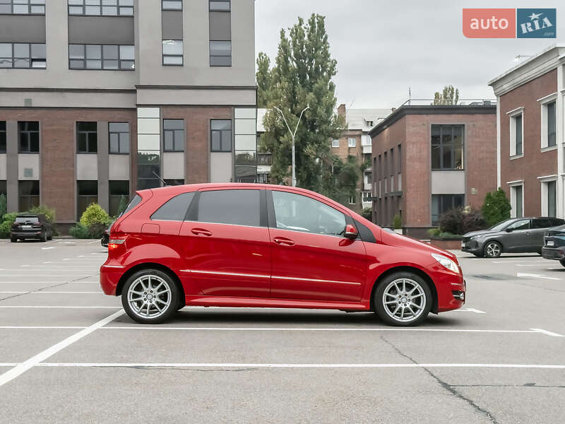 Хетчбек Mercedes-Benz B-Class 2010 в Києві фото 4 Хетчбек Mercedes-Benz B-Class 2010 в Києві