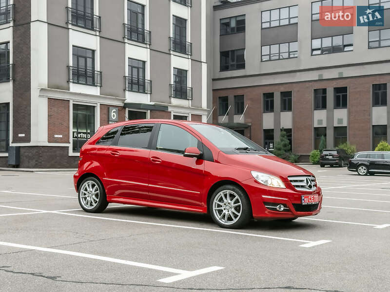 Хетчбек Mercedes-Benz B-Class 2010 в Києві фото 8 Хетчбек Mercedes-Benz B-Class 2010 в Києві