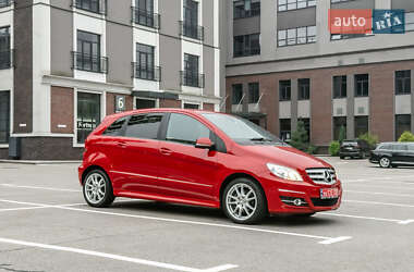 Хэтчбек Mercedes-Benz B-Class 2010 в 