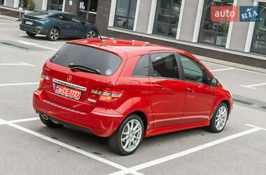 Хэтчбек Mercedes-Benz B-Class 2010 в 