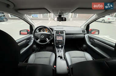 Хэтчбек Mercedes-Benz B-Class 2010 в 