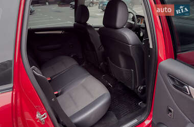 Хэтчбек Mercedes-Benz B-Class 2010 в 