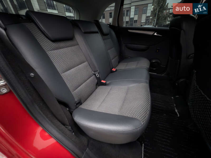 Хетчбек Mercedes-Benz B-Class 2010 в Києві фото 38 Хетчбек Mercedes-Benz B-Class 2010 в Києві