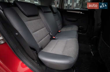 Хэтчбек Mercedes-Benz B-Class 2010 в 