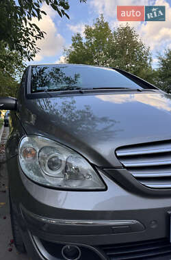 Хэтчбек Mercedes-Benz B-Class 2005 в 