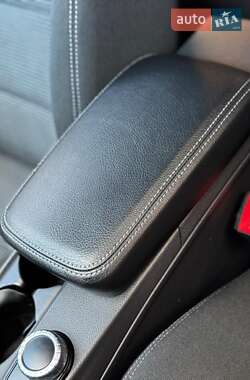 Хетчбек Mercedes-Benz B-Class 2015 в 