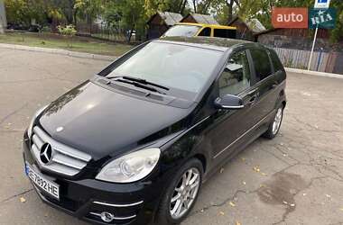Хэтчбек Mercedes-Benz B-Class 2010 в 