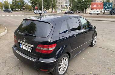 Хэтчбек Mercedes-Benz B-Class 2010 в 