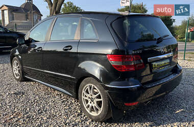 Хэтчбек Mercedes-Benz B-Class 2009 в 