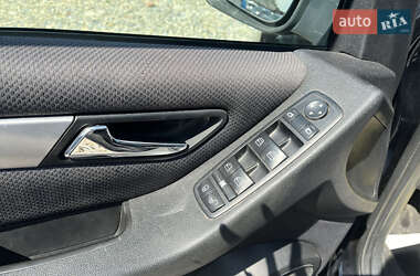 Хэтчбек Mercedes-Benz B-Class 2009 в 