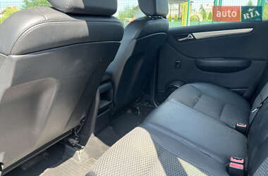 Хэтчбек Mercedes-Benz B-Class 2009 в 