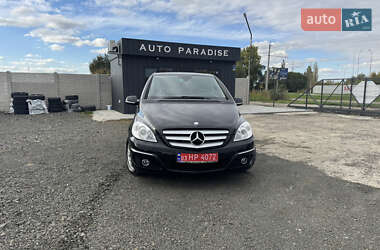 Хэтчбек Mercedes-Benz B-Class 2010 в 