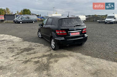 Хэтчбек Mercedes-Benz B-Class 2010 в 