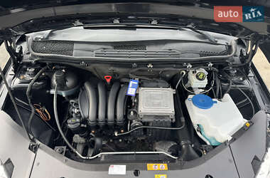 Хэтчбек Mercedes-Benz B-Class 2010 в 
