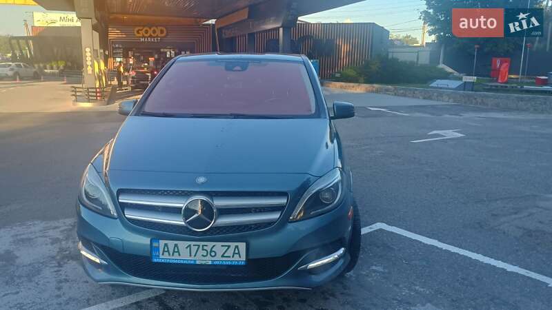 Хетчбек Mercedes-Benz B-Class 2014 в 