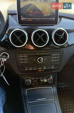 Хэтчбек Mercedes-Benz B-Class 2015 в 