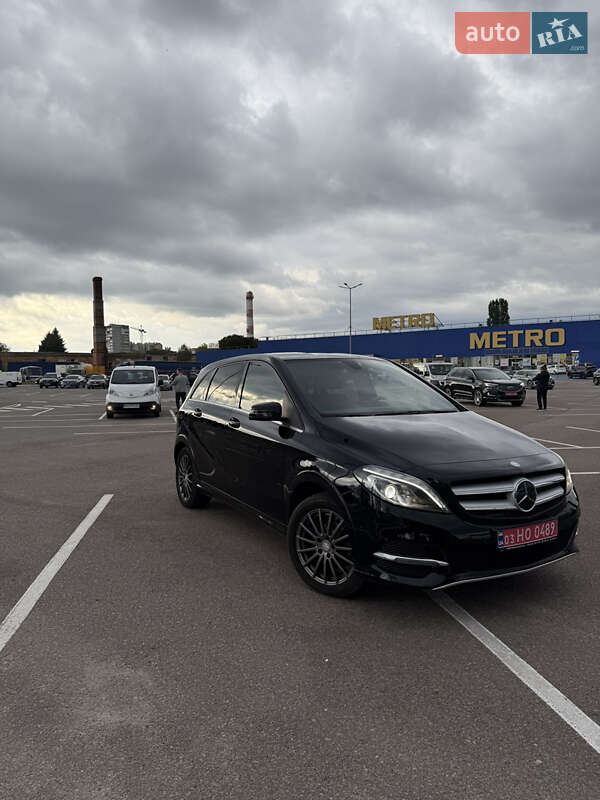 Хэтчбек Mercedes-Benz B-Class 2015 в 