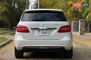 Хэтчбек Mercedes-Benz B-Class 2014 в 
