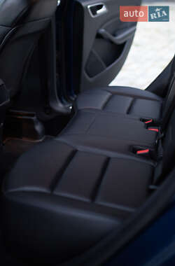 Хэтчбек Mercedes-Benz B-Class 2013 в 