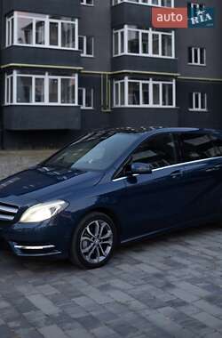 Хэтчбек Mercedes-Benz B-Class 2013 в 