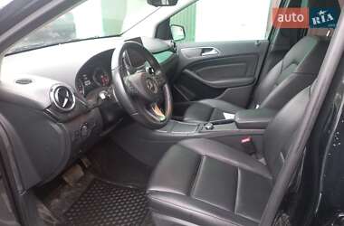 Хэтчбек Mercedes-Benz B-Class 2017 в 