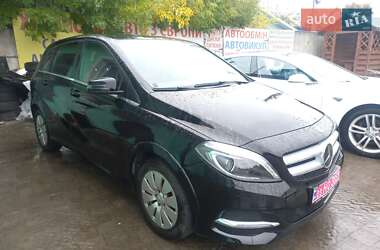 Хэтчбек Mercedes-Benz B-Class 2017 в 