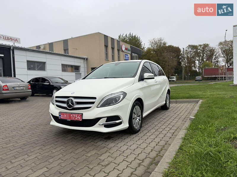 Хэтчбек Mercedes-Benz B-Class 2015 в 