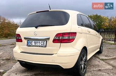 Хэтчбек Mercedes-Benz B-Class 2010 в 