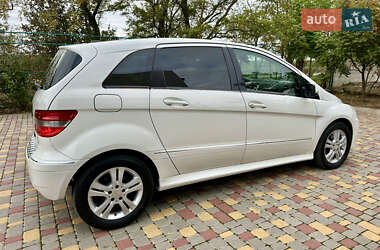 Хэтчбек Mercedes-Benz B-Class 2008 в 