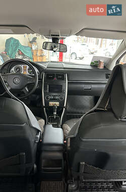 Хэтчбек Mercedes-Benz B-Class 2010 в 