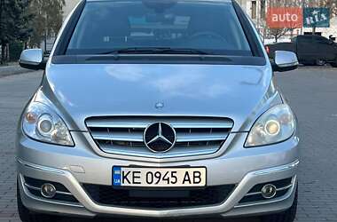 Хэтчбек Mercedes-Benz B-Class 2010 в 