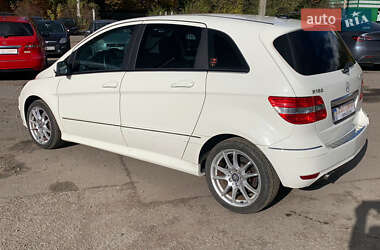 Хетчбек Mercedes-Benz B-Class 2010 в 