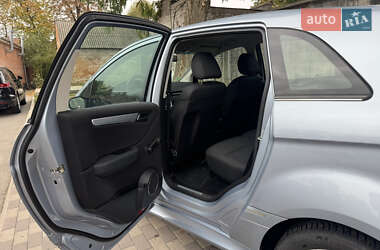 Хэтчбек Mercedes-Benz B-Class 2005 в 