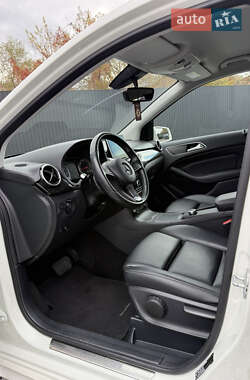Хэтчбек Mercedes-Benz B-Class 2016 в 