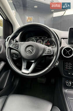 Хэтчбек Mercedes-Benz B-Class 2016 в 