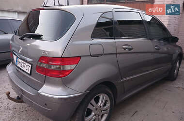 Хэтчбек Mercedes-Benz B-Class 2006 в 