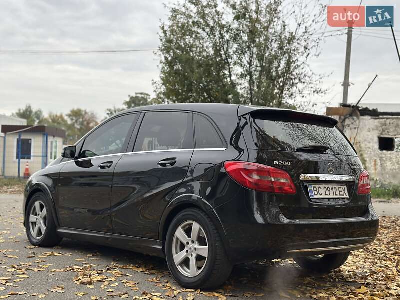 Хетчбек Mercedes-Benz B-Class 2014 в Києві фото 4 Хетчбек Mercedes-Benz B-Class 2014 в Києві