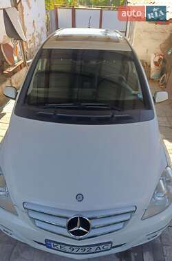 Хэтчбек Mercedes-Benz B-Class 2010 в 