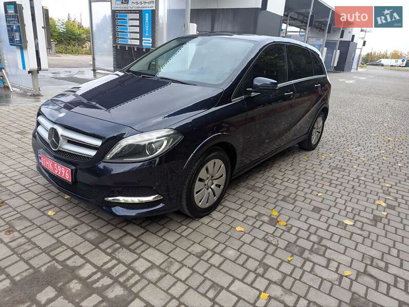 Хэтчбек Mercedes-Benz B-Class 2017 в Луцке фото 6 Хэтчбек Mercedes-Benz B-Class 2017 в Луцке