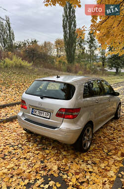 Хэтчбек Mercedes-Benz B-Class 2006 в 