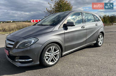 Хетчбек Mercedes-Benz B-Class 2015 в  фото 2 Хетчбек Mercedes-Benz B-Class 2015 в