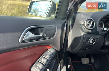 Хетчбек Mercedes-Benz B-Class 2015 в  фото 15 Хетчбек Mercedes-Benz B-Class 2015 в