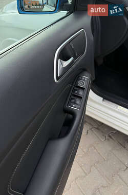 Хэтчбек Mercedes-Benz B-Class 2015 в 