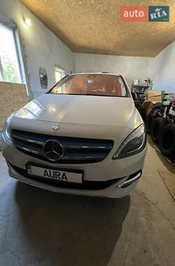 Хэтчбек Mercedes-Benz B-Class 2015 в 