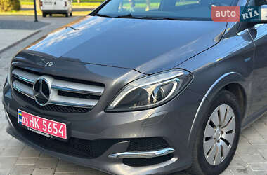 Хетчбек Mercedes-Benz B-Class 2017 в 